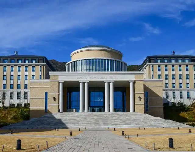 釜山外国语大学